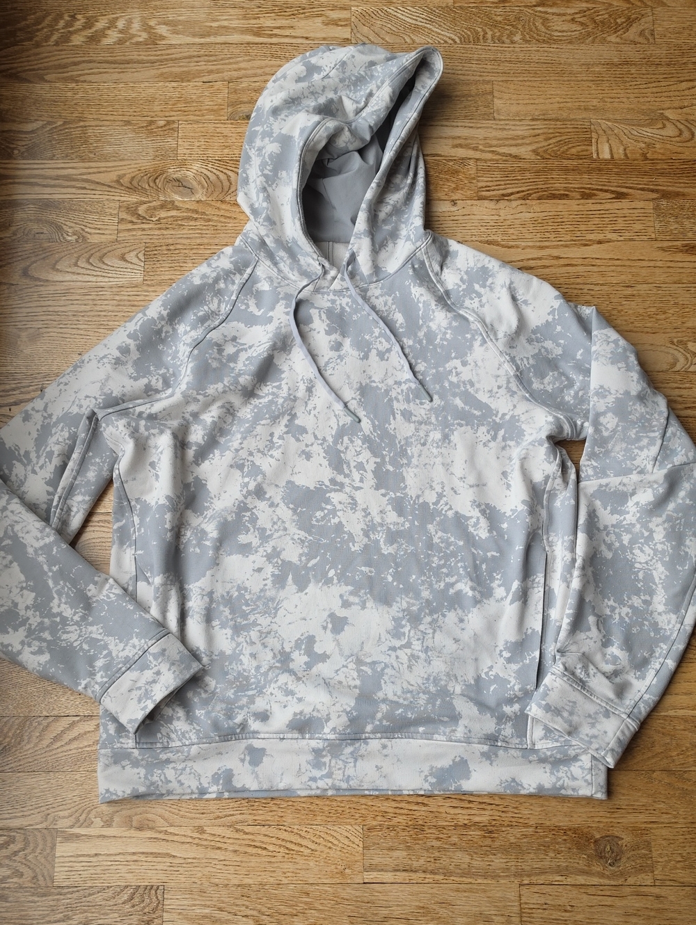 (L) lululemon athletica Light Gray & White Camouflage Hoodie Cozy Comfy Athletic